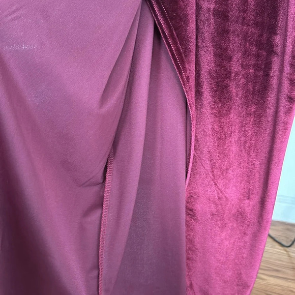 CLUB L Burgundy Velvet MIDI Dress Plunging Neck Faux Wrap US Size 8 - Picture 15 of 16
